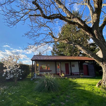 Mobilhome Sous Chalet En Bois A La Ferme Josnes 外观 照片