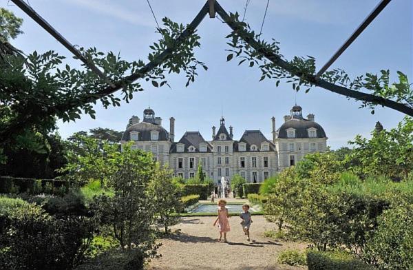 Mobilhome Sous Chalet En Bois A La Ferme Josnes 外观 照片
