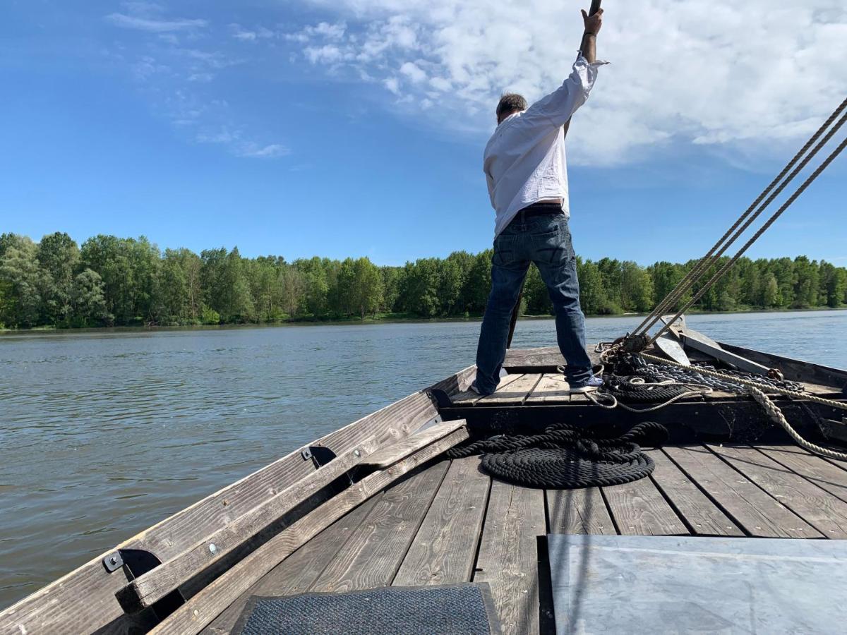 Mobilhome Sous Chalet En Bois A La Ferme Josnes 外观 照片