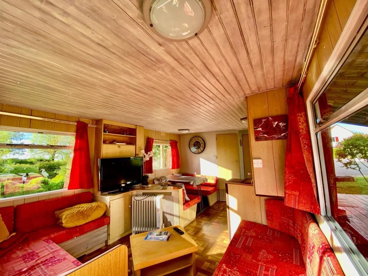 Mobilhome Sous Chalet En Bois A La Ferme Josnes 外观 照片