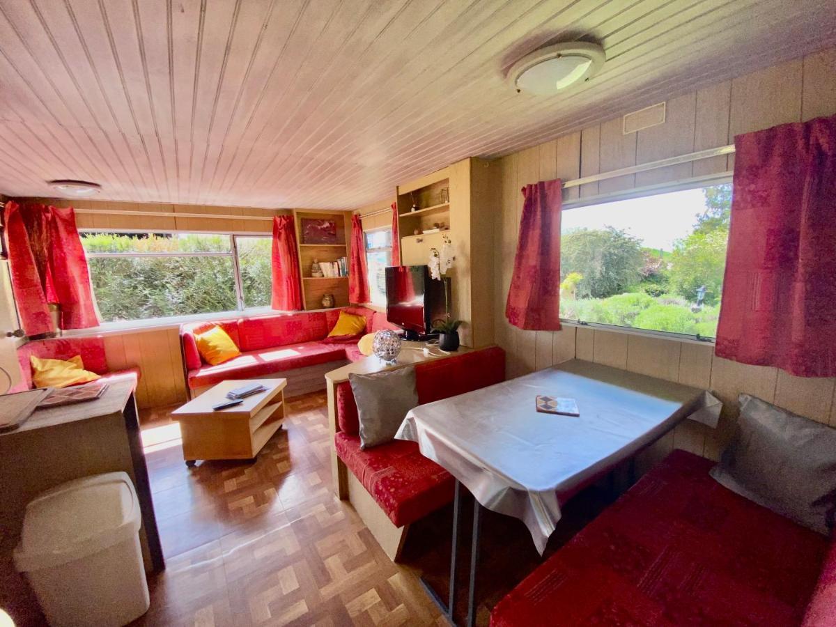 Mobilhome Sous Chalet En Bois A La Ferme Josnes 外观 照片