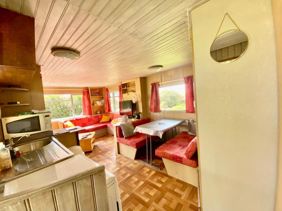 Mobilhome Sous Chalet En Bois A La Ferme Josnes 外观 照片