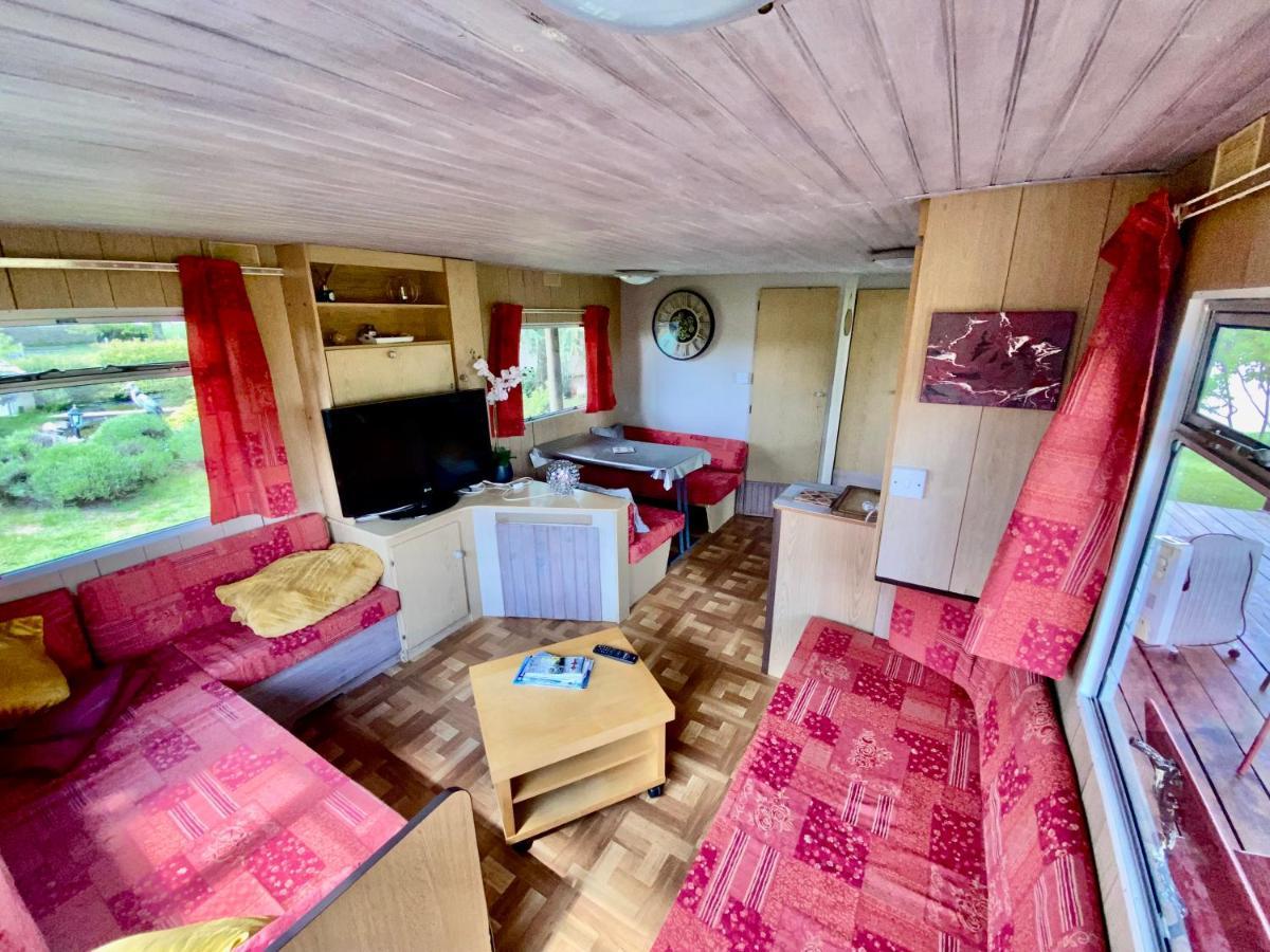 Mobilhome Sous Chalet En Bois A La Ferme Josnes 外观 照片